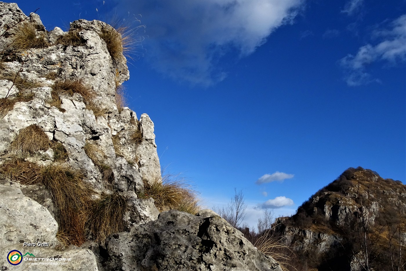 53 Passaggi su roccette , serve l'uso delle mani.JPG